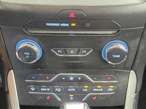 Used 2018 Ford Edge SEL w/ Equipment Group 201A FWD image 28
