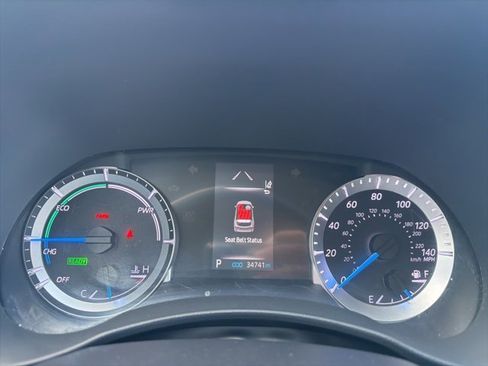 Used 2021 Toyota Highlander LE image 25