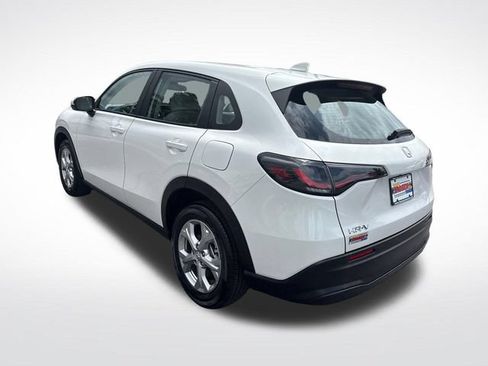 Certified 2025 Honda HR-V LX image 3