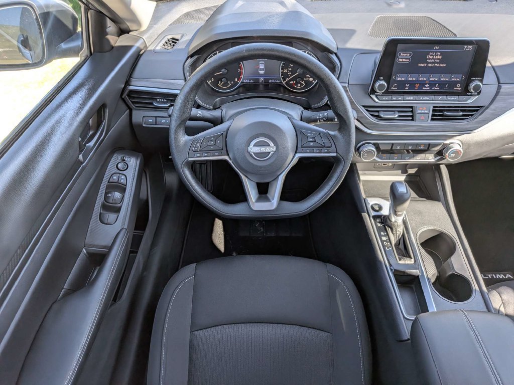 Used 2026 Nissan Altima 2.5 SV FWD image 14
