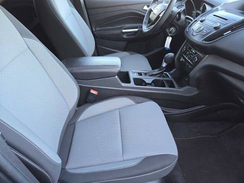 Used 2017 Ford Escape SE image 15