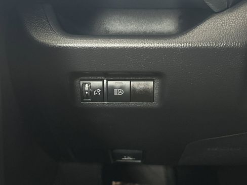 Used 2025 Toyota RAV4 XLE FWD image 26