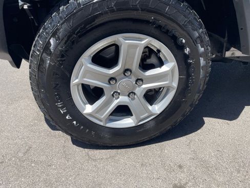 Used 2019 Jeep Wrangler Unlimited Sport S AWD/4WD image 11