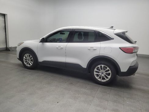Used 2020 Ford Escape SE FWD image 3