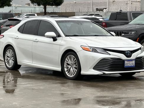 Used 2018 Toyota Camry XLE w/ Audio Package image 10