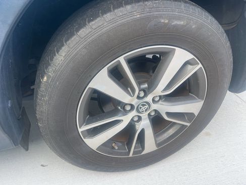 Used 2018 Toyota RAV4 XLE image 29