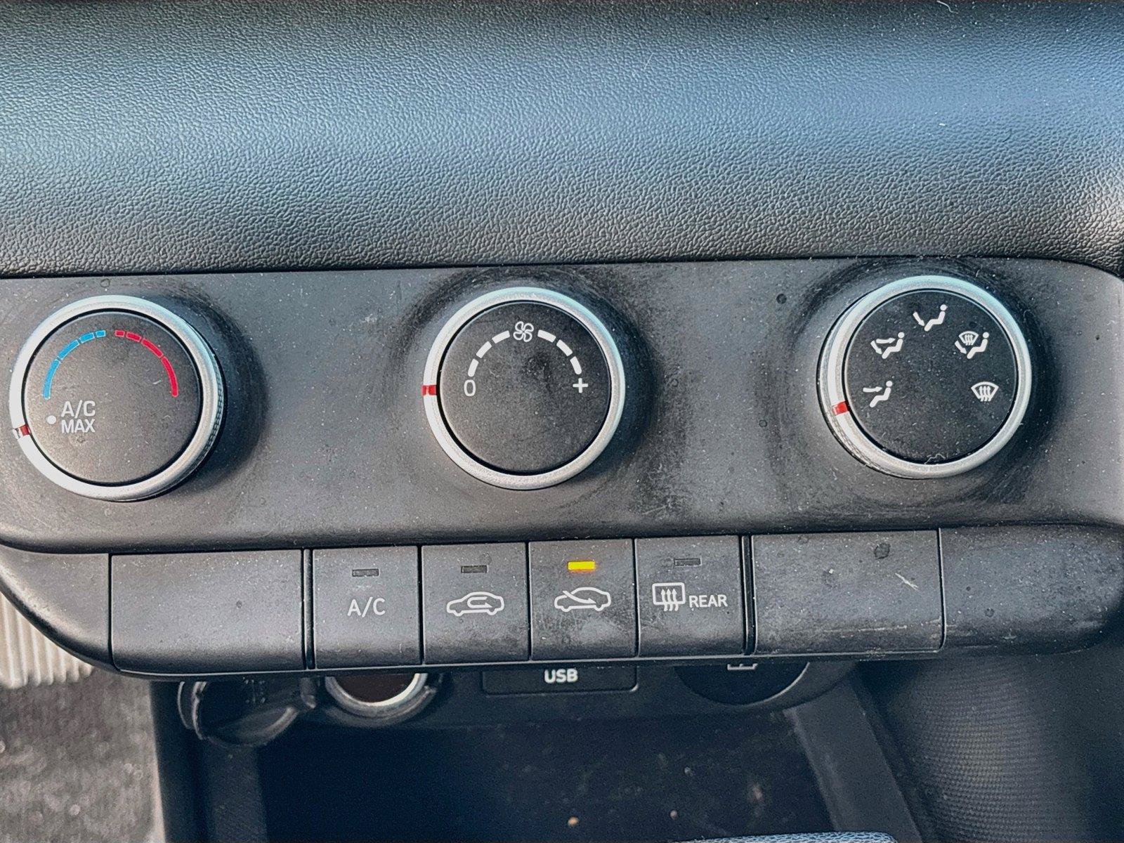 Used 2025 Hyundai Elantra SE FWD image 15