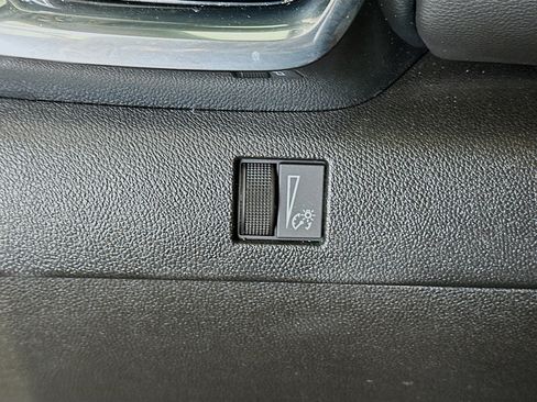 Used 2024 GMC Canyon Elevation w/ Elevation Premium Package image 17