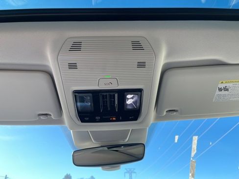 New 2026 Volkswagen Tiguan SE image 22