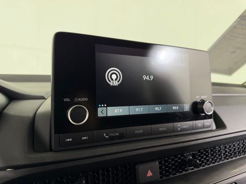 Used 2025 Honda CR-V LX image 16