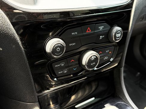 Used 2019 Chrysler 300 S w/ S Model Appearance Package RWD image 39