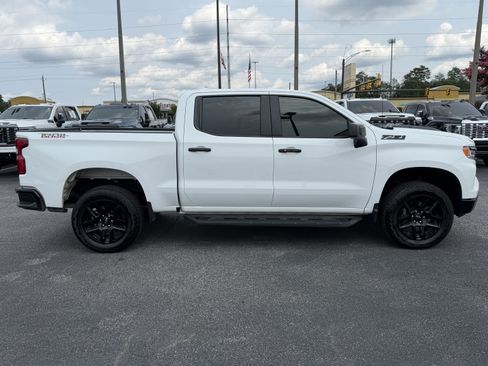 Used 2025 Chevrolet Silverado 1500 LT Trail Boss w/ Convenience Package II AWD/4WD image 11