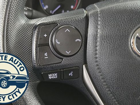 Used 2018 Toyota RAV4 LE w/ All Weather Liner Package image 11