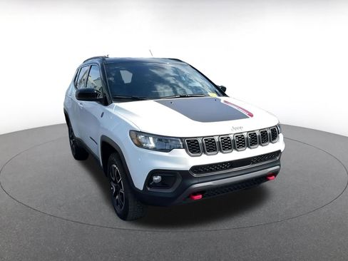 Used 2025 Jeep Compass Trailhawk w/ Trailer Tow Group image 3