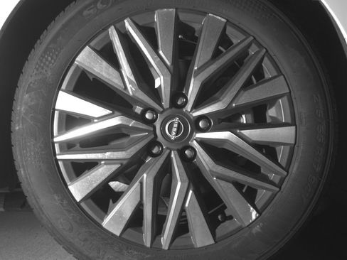 Used 2025 Nissan Altima 2.5 SV FWD image 13