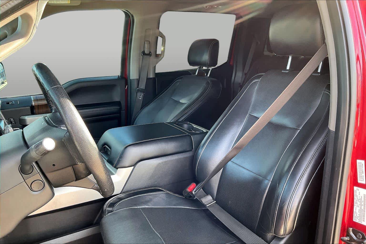Used 2016 Ford F150 Lariat w/ Equipment Group 502A Luxury AWD/4WD image 8