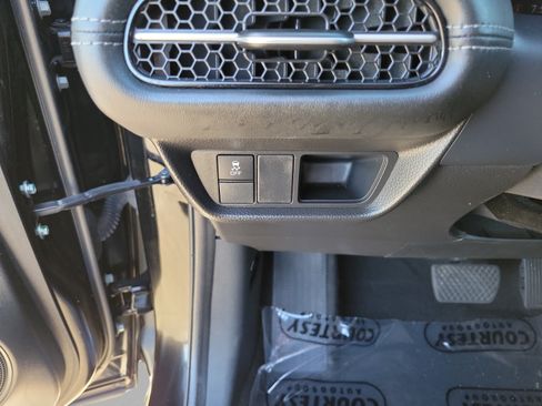 Used 2023 Honda HR-V EX-L image 28