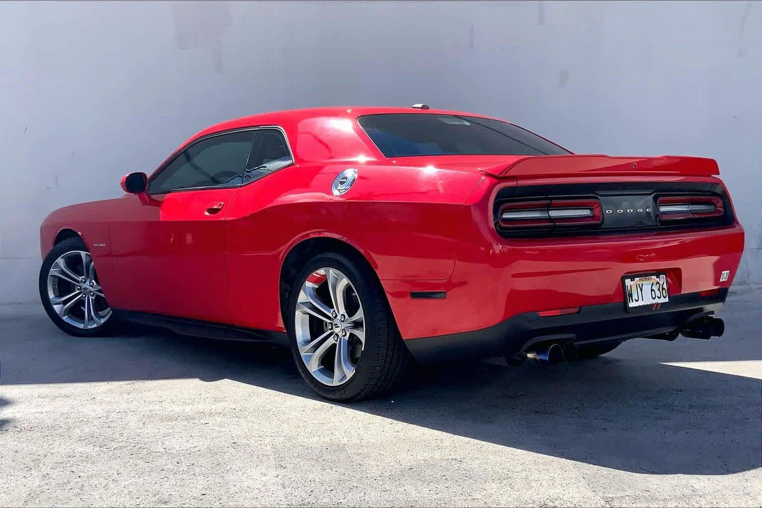 Used 2022 Dodge Challenger R/T RWD image 4