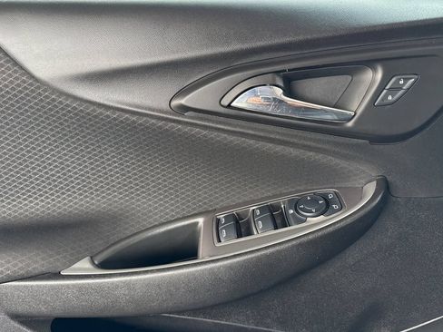 Used 2025 Chevrolet Malibu RS FWD image 17