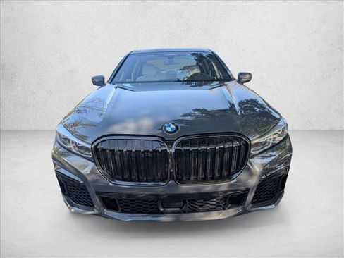 Certified 2022 BMW 740i xDrive w/ M Sport Package image 2