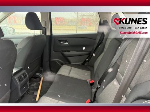 Used 2025 Nissan Rogue SV image 8