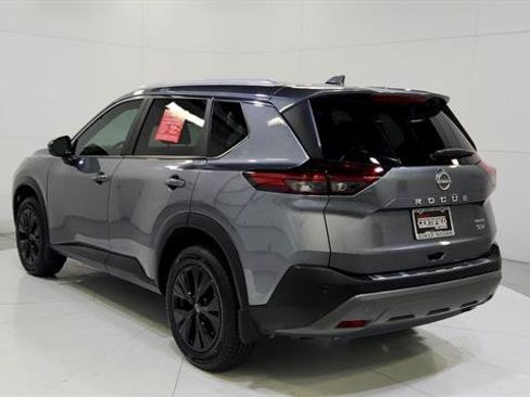 Used 2023 Nissan Rogue SV w/ SV Premium B Package FWD image 6