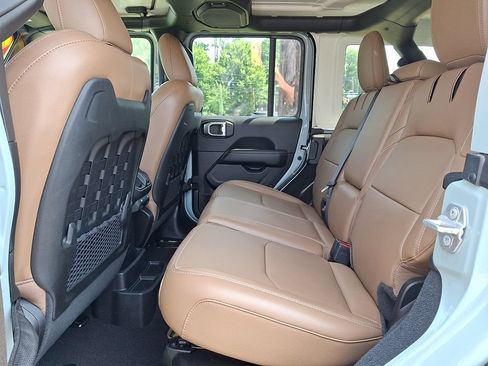 Certified 2023 Jeep Wrangler Unlimited Rubicon 4xe w/ Cold Weather Group AWD/4WD image 10