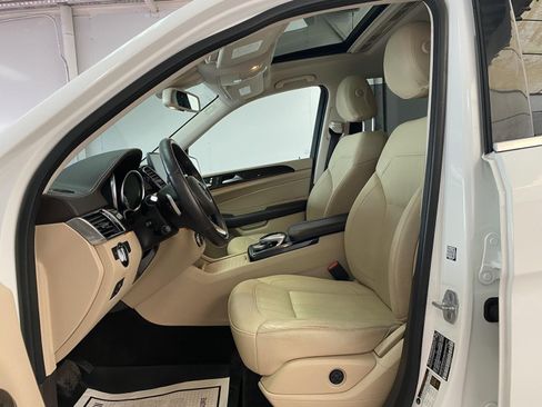 Used 2017 Mercedes-Benz GLS 450 4MATIC image 27