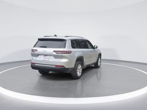 Used 2023 Jeep Grand Cherokee L Limited w/ Luxury Tech Group II AWD/4WD image 11
