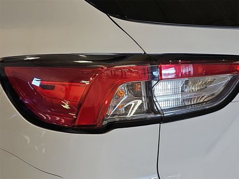 Used 2020 Ford Escape SE image 33