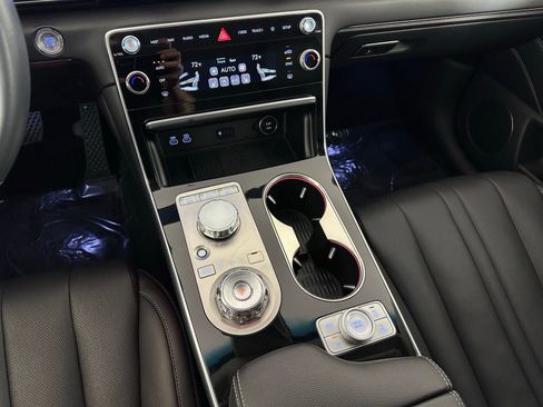 Used 2025 Genesis GV80 2.5T Standard image 16