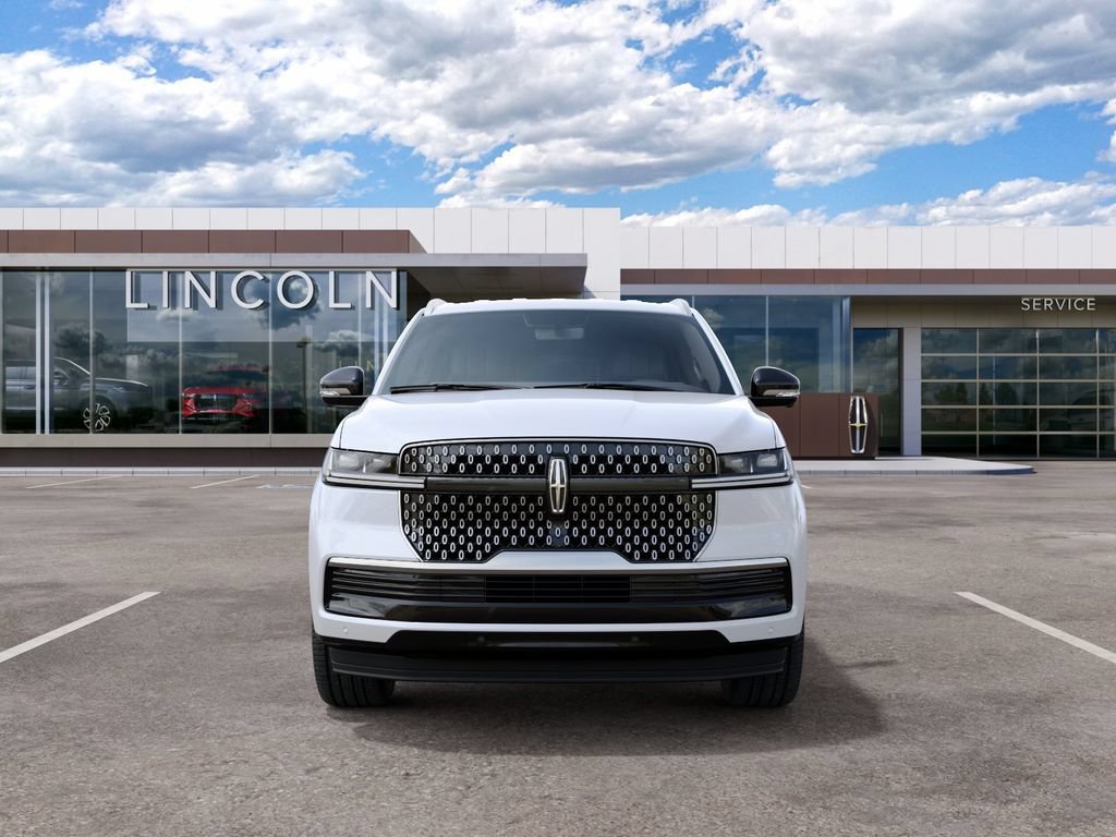 New 2027 Lincoln Navigator Premiere RWD image 3