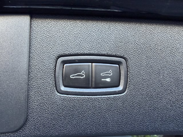 Used 2023 Porsche Cayenne Platinum Edition AWD/4WD image 33