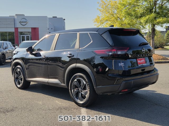 Used 2024 Nissan Rogue SV AWD/4WD image 3
