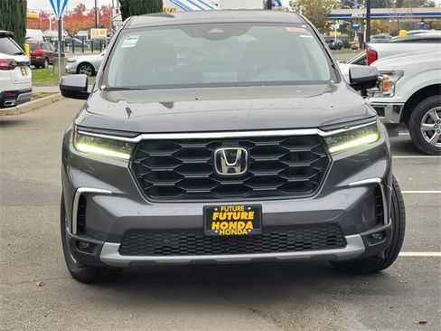 New 2025 Honda Pilot EX-L image 2