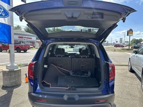 Used 2023 GMC Acadia AT4 w/ Technology Package AWD/4WD image 23