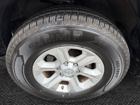 Certified 2018 Toyota 4Runner SR5 image 11