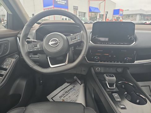 Used 2023 Nissan Rogue SL w/ SL Premium Package FWD image 13