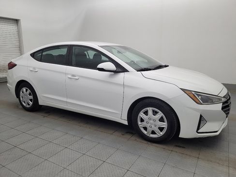 Used 2020 Hyundai Elantra SE w/ Cargo Package (C1) image 11