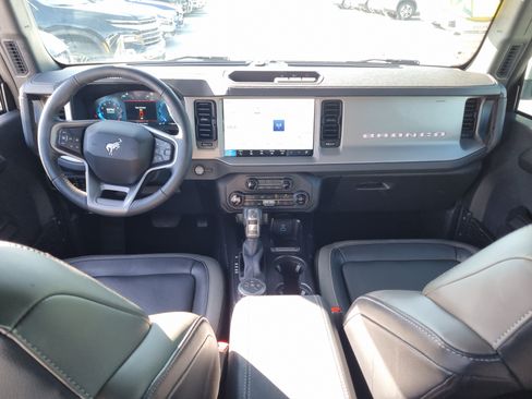 Used 2025 Ford Bronco Outer Banks AWD/4WD image 17