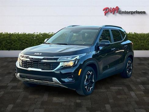 Used 2024 Kia Seltos EX image 2