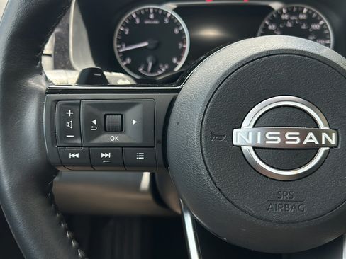 Used 2025 Nissan Pathfinder SL w/ SL Premium Package FWD image 30