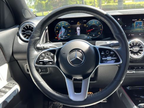 Certified 2022 Mercedes-Benz GLB 250 4MATIC image 18