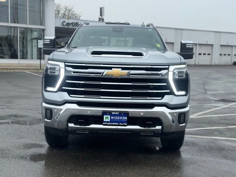 Used 2024 Chevrolet Silverado 2500 LTZ w/ LTZ Plus Package AWD/4WD image 9