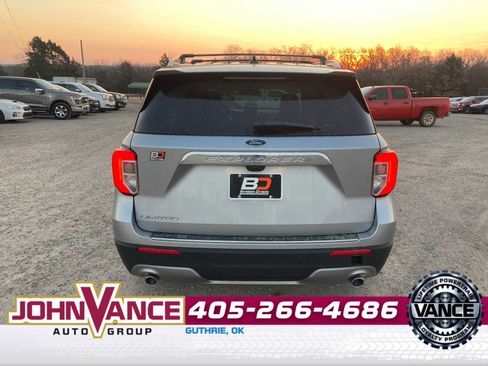 Used 2023 Ford Explorer Limited w/ Limited Technology Package image 7