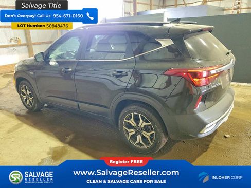 Used 2021 Kia Seltos EX AWD/4WD image 3