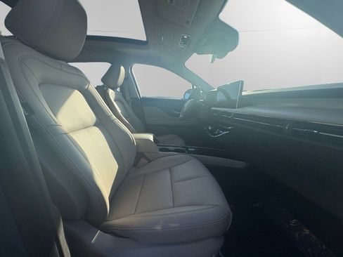 Certified 2024 Lincoln Corsair Premiere w/ Equipment Group 101A image 15