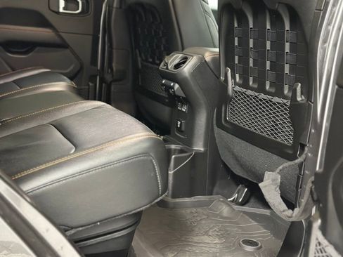 Used 2023 Jeep Gladiator Mojave w/ Safety Group image 25