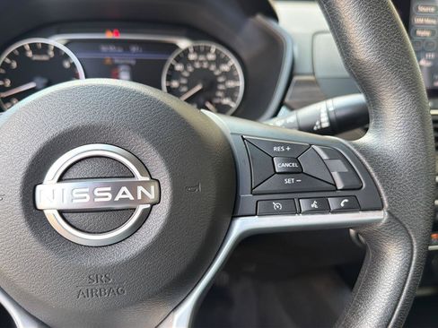 Used 2025 Nissan Altima 2.5 SV FWD image 22