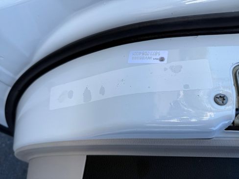 Used 2023 Chrysler Pacifica Touring-L image 23